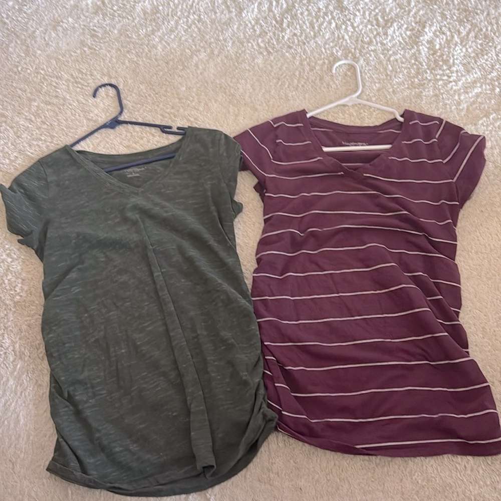 Maternity shirts 2 pack